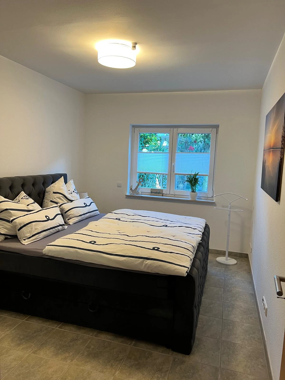 Schlafzimmer mit Doppelbett
